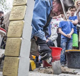 Stolpersteine Pullelaan 9